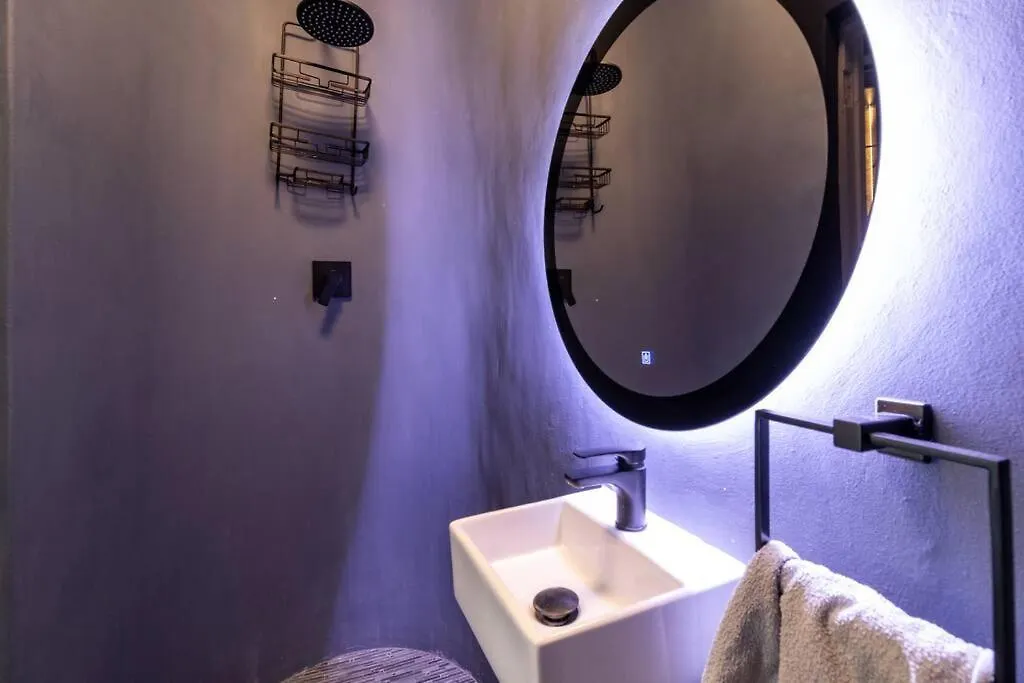 Luxurious Seaside Apartment, Seapoint 202 Shoreham Cape Town Apartment