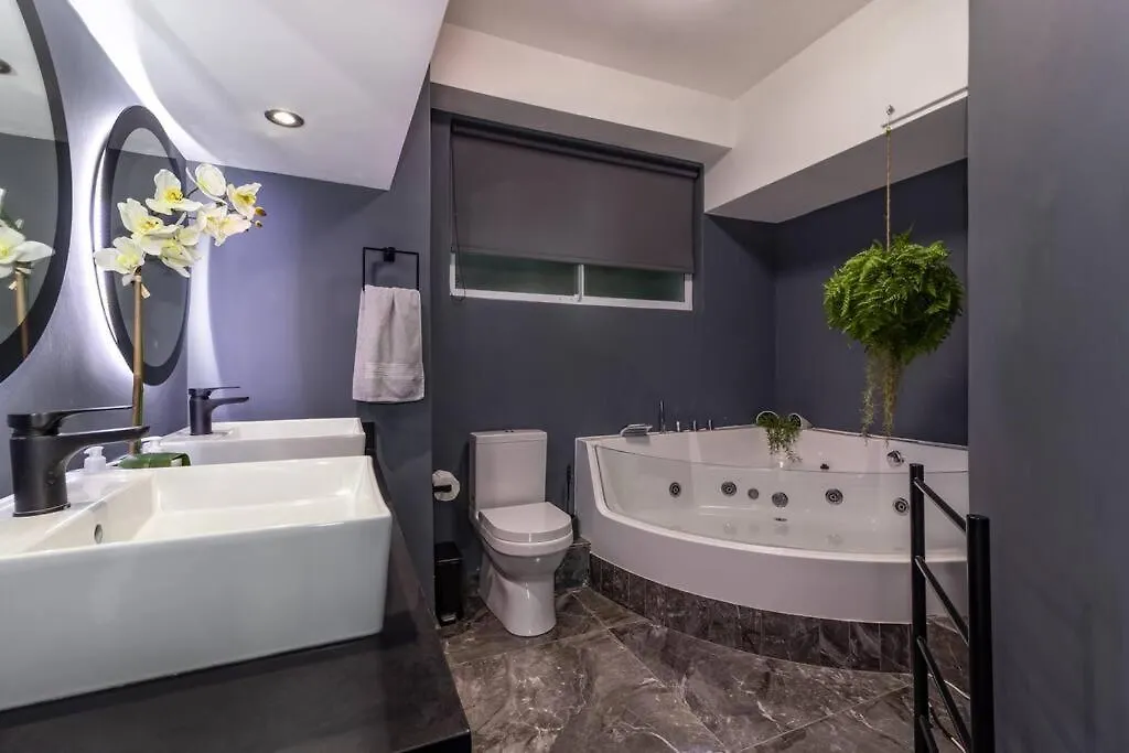 Apartment Luxurious Seaside Apartment, Seapoint 202 Shoreham Cape Town South Africa